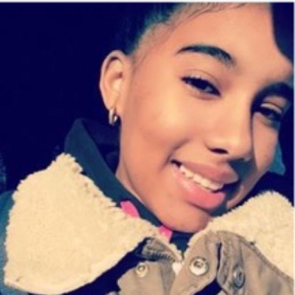 Meet your Posher, Lisa - Picture 1 of 1